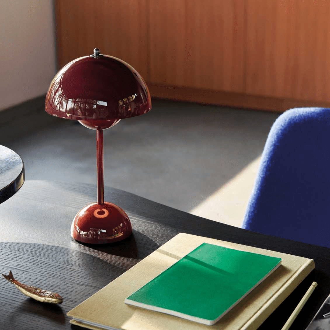 Stilvolle LED-Lampe mit modernem Design und warmem Licht