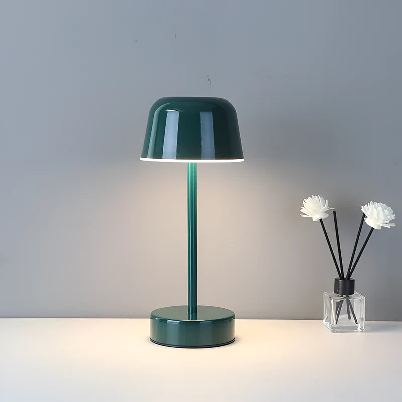 Kabellose LED Tischlampe im Retro-Design