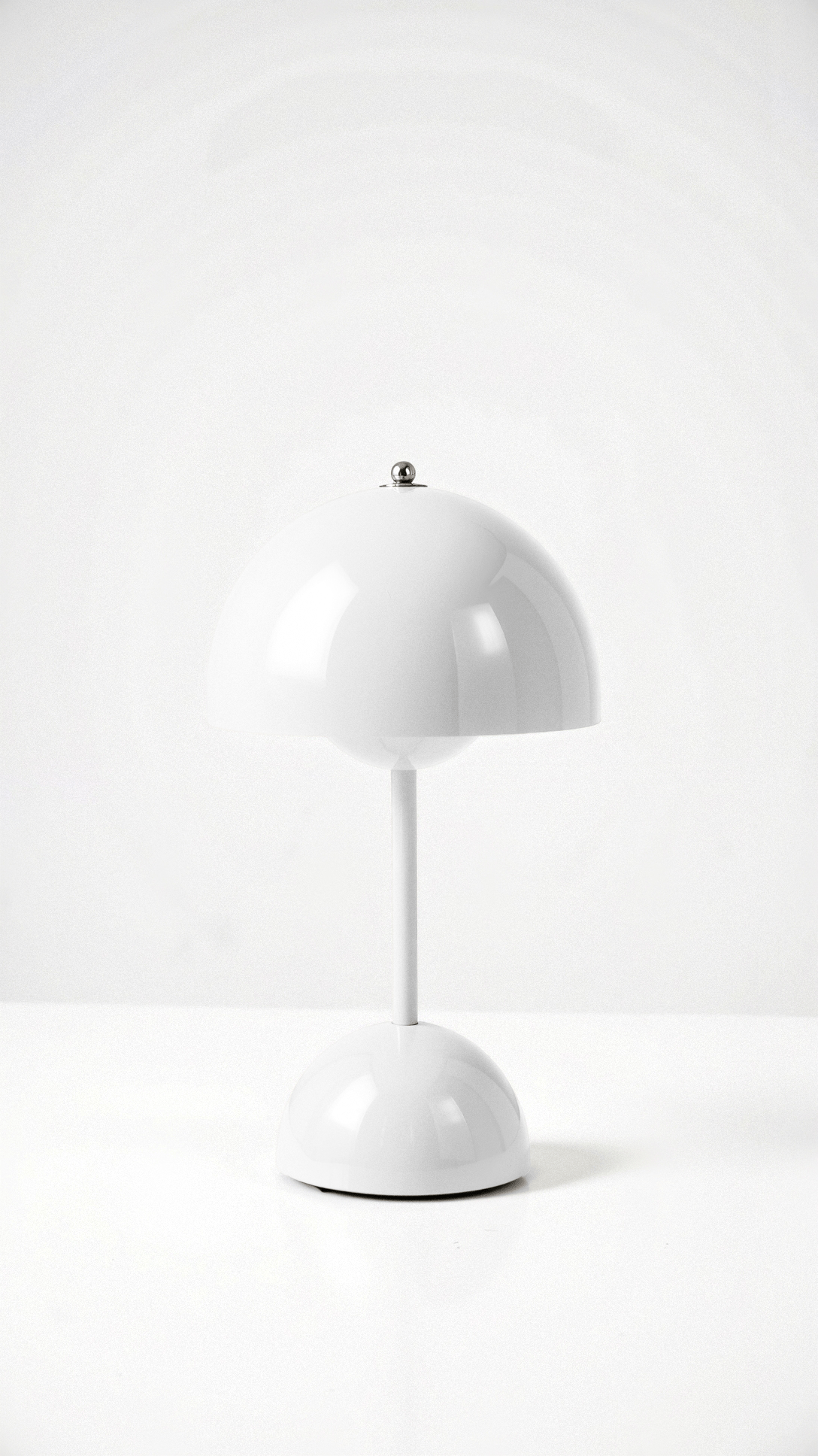 Kabellose Tischlampe mit modernem Design und warmem Licht