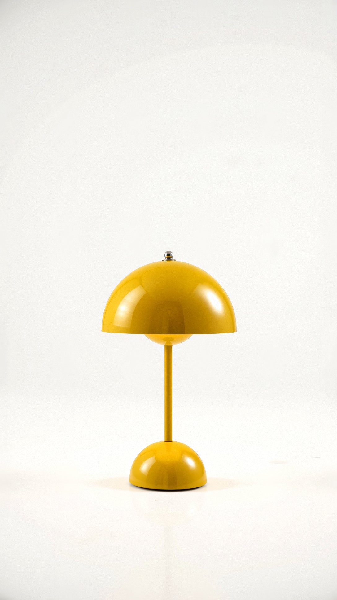 Kabellose Tischlampe mit modernem Design und warmem Licht