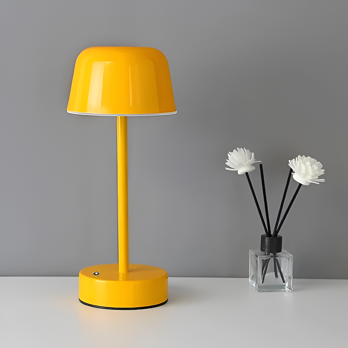 Kabellose LED Tischlampe im Retro-Design