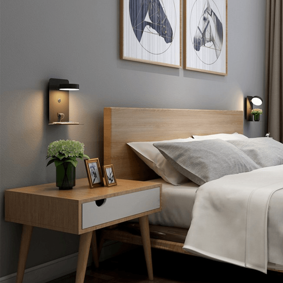 Nachtlampe mit USB-Ladestation und Ablage