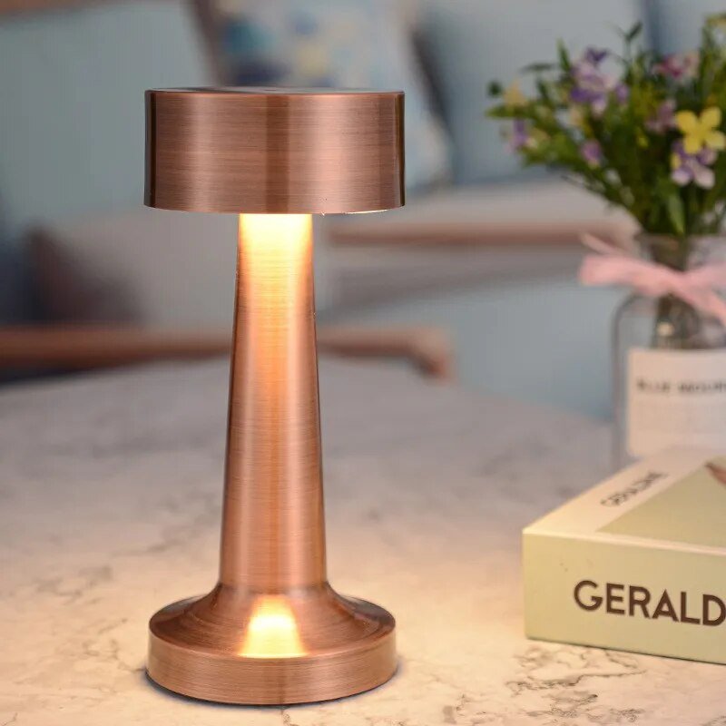 Kabellose Tischlampe mit modernem LED-Design