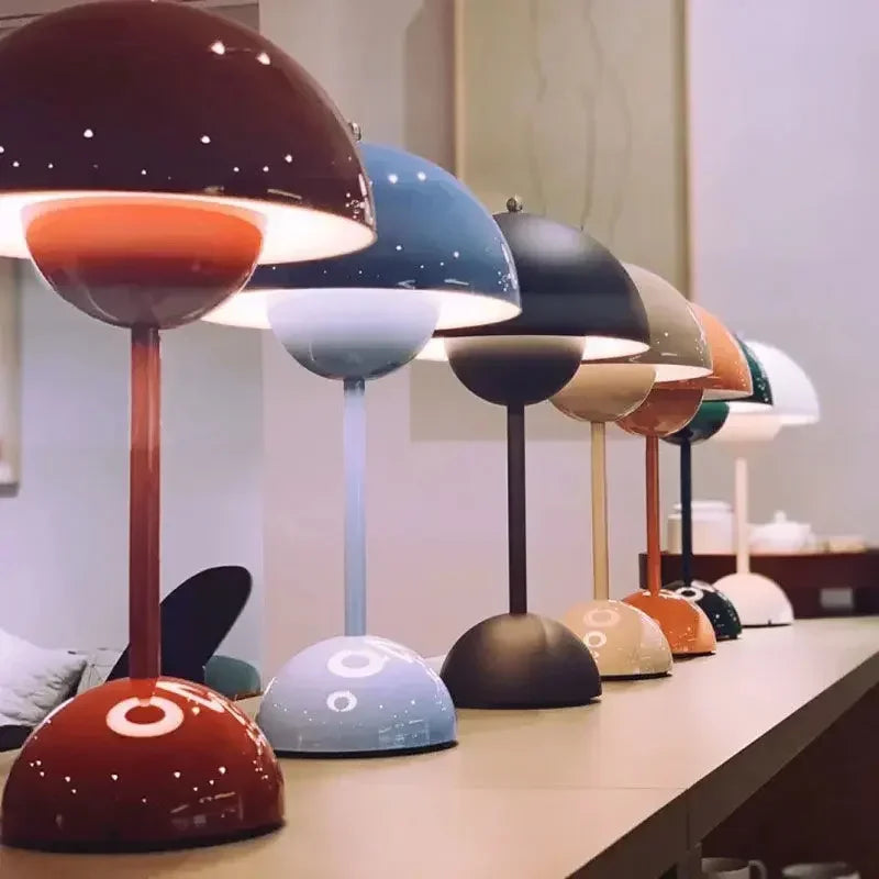 Retro Tischlampe mit nostalgischem Design und moderner Technologie