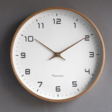 Skandinavische Holz-Wanduhr - Minimalistisches Design