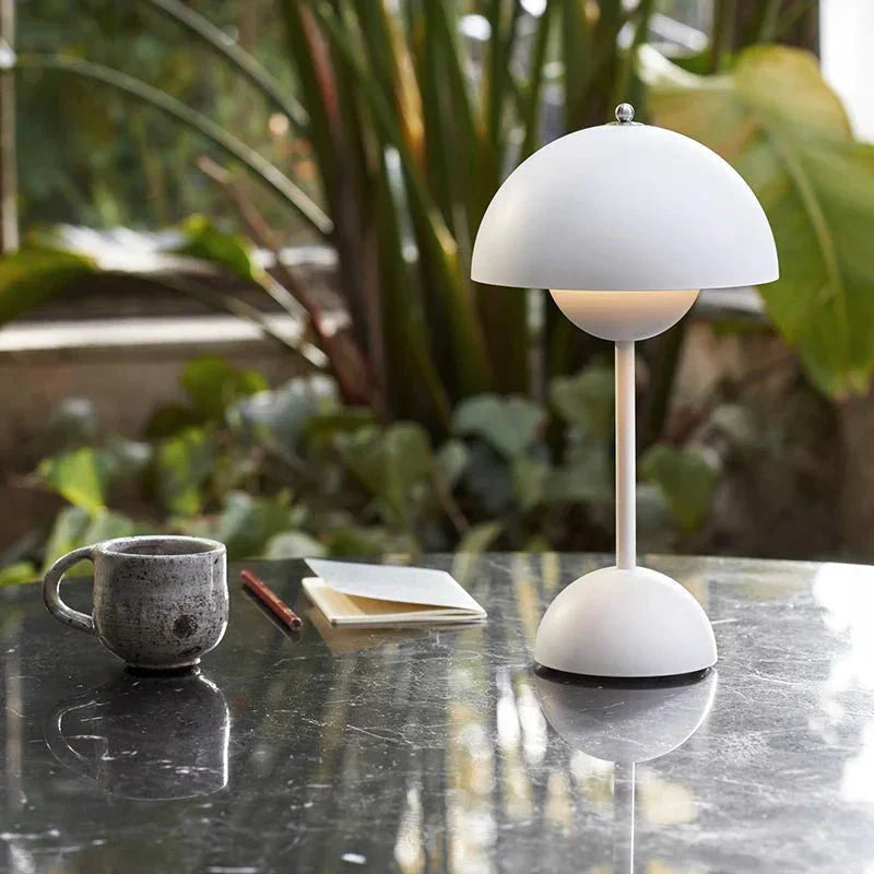 Stilvolle LED-Lampe mit modernem Design und warmem Licht