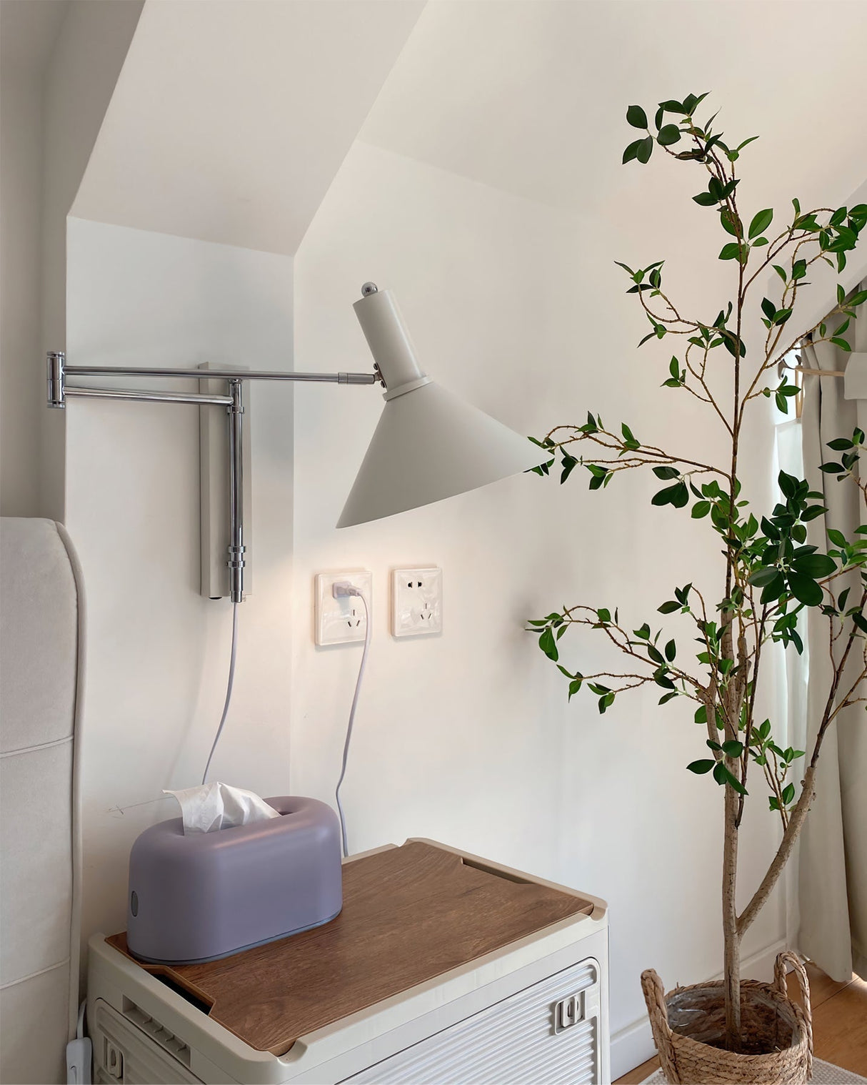 Verstellbare Minimalistische Wandleuchte für Schlafzimmer und Wohnzimmer
