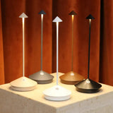 Kabellose LED Tischlampe mit dimmbarem Licht