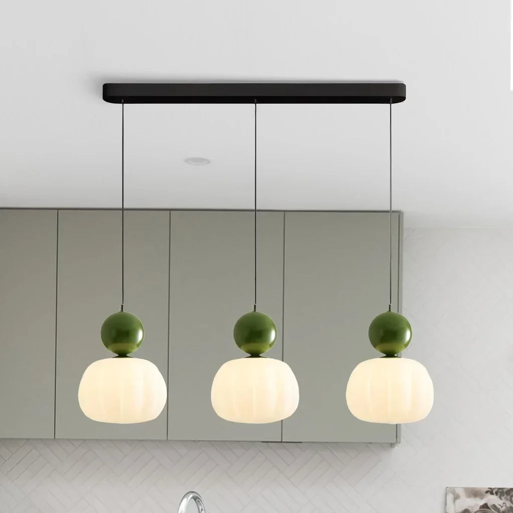 Elegante Pendelleuchte im cremefarbenen Art Deco Stil
