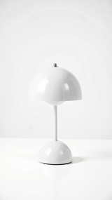 Kabellose Tischlampe mit modernem Design und warmem Licht