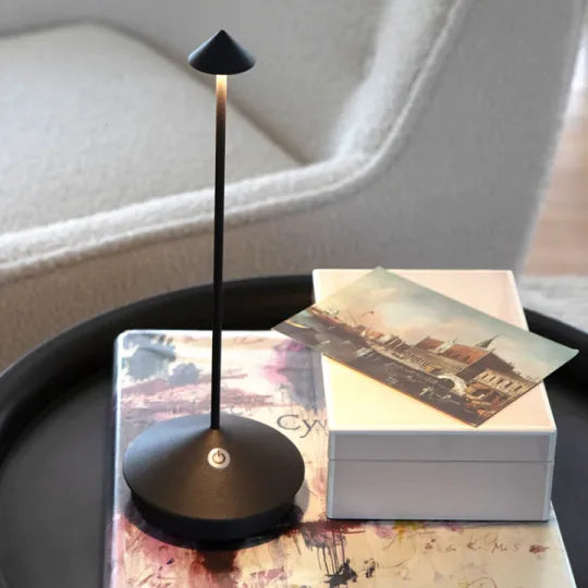 Kabellose LED Tischlampe mit dimmbarem Licht