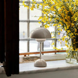 Stilvolle LED-Lampe mit modernem Design und warmem Licht