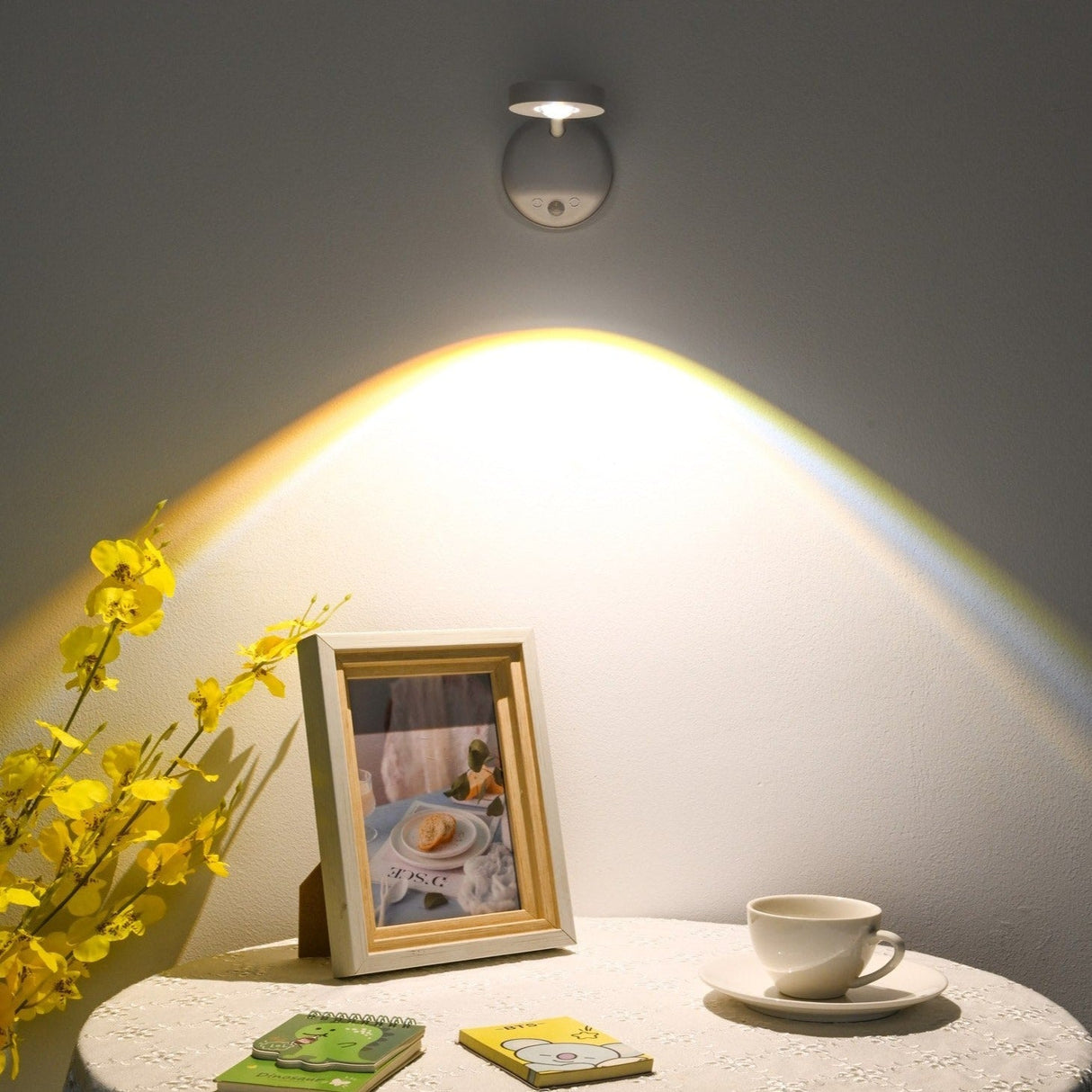 Moderne Wandleuchte mit Sanftem Licht und Energiesparendem Design