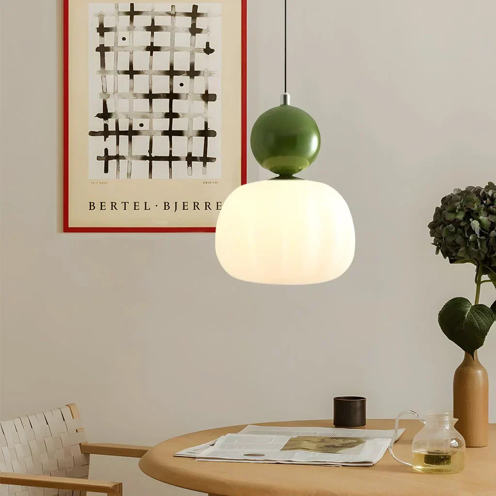 Elegante Pendelleuchte im cremefarbenen Art Deco Stil