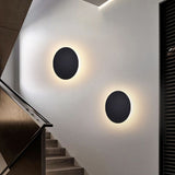 Moderne Runde LED-Wandleuchte mit Metall-Finish
