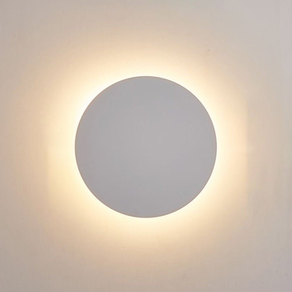 Moderne Runde LED-Wandleuchte mit Metall-Finish