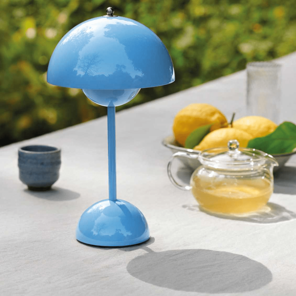 Stilvolle LED-Lampe mit modernem Design und warmem Licht