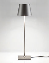 Minimalistische Hohe Tischlampe mit Warmem LED Licht