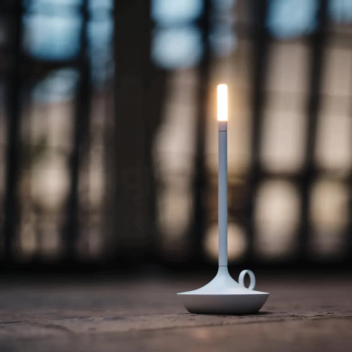 Elegante Kerzenlampe mit Warmlicht und Flexibler Platzierung