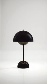 Kabellose Tischlampe mit modernem Design und warmem Licht