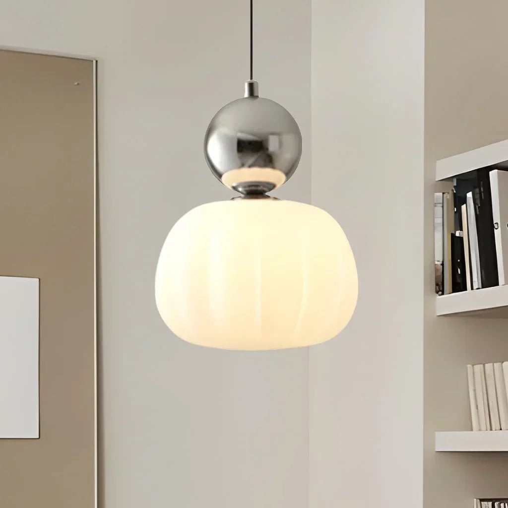 Elegante Pendelleuchte im cremefarbenen Art Deco Stil